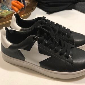 NWT Steve Madden tennis shoes